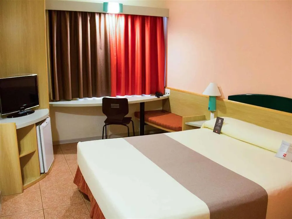 Hotel Ibis Navegantes Itajaí 3*,