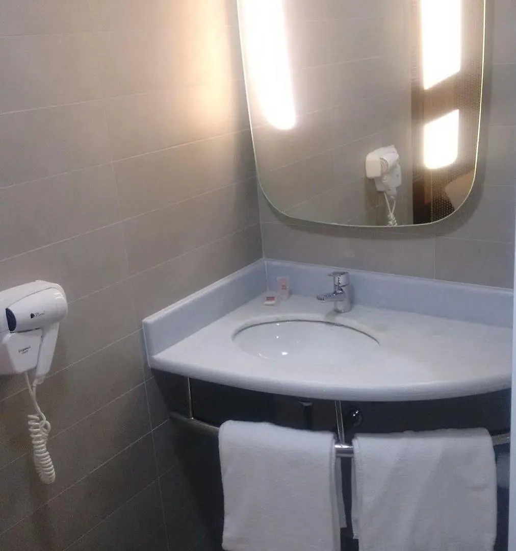 Hotel Ibis Navegantes Itajaí 3*,